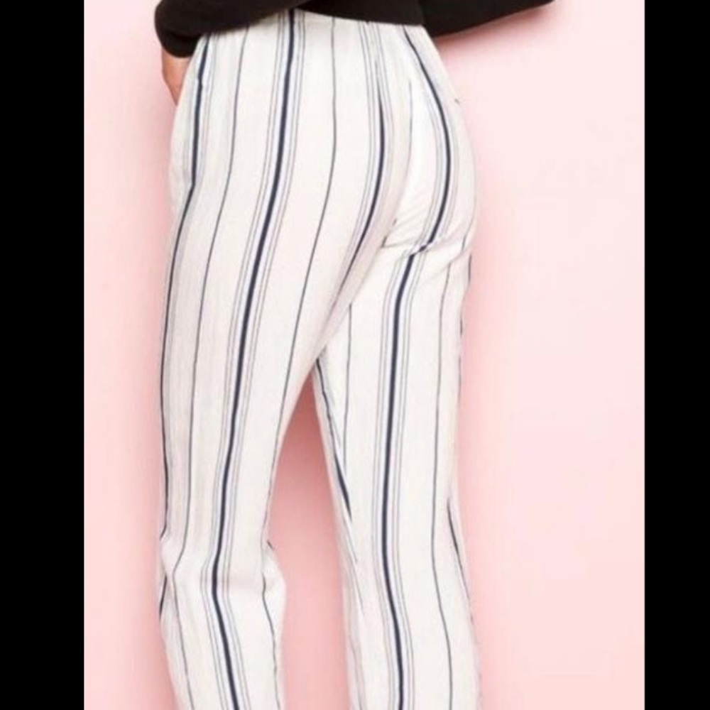 Brandy Melville White and Navy striped pants - Picture 2 of 4